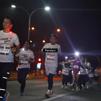 Runner Photo 7766358