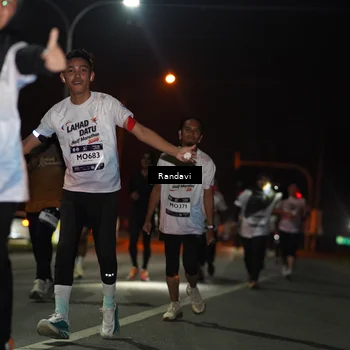 Runner Photo 7766419