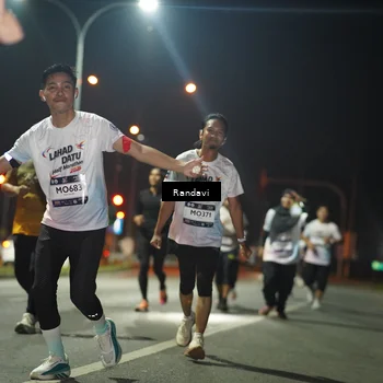 Runner Photo 7766421