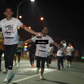 Runner Photo 7766423