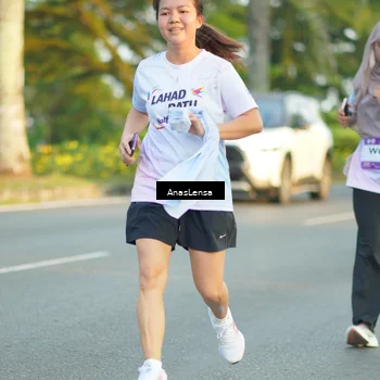 Runner Photo 7766473