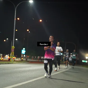 Runner Photo 7766546