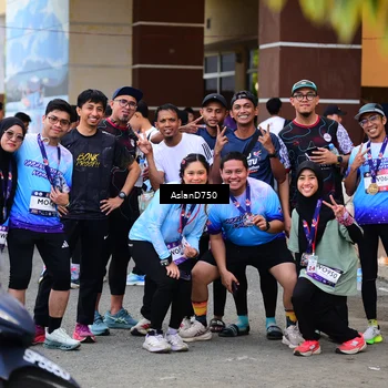 Runner Photo 7766547