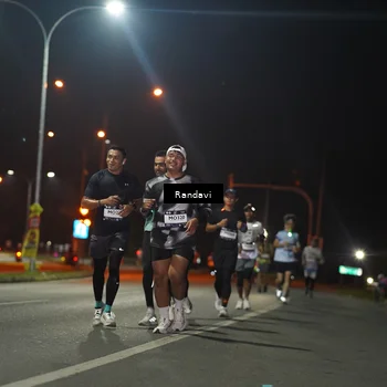Runner Photo 7766651