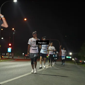Runner Photo 7766684