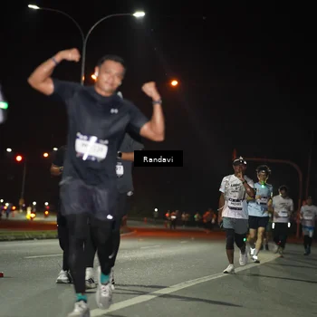 Runner Photo 7766689