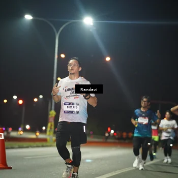 Runner Photo 7766738