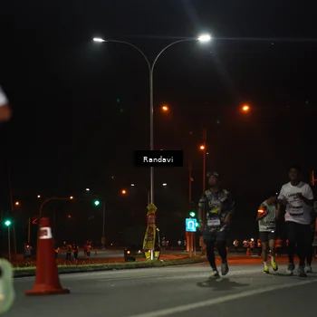 Runner Photo 7767015
