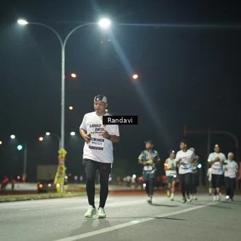 Runner Photo 7767072