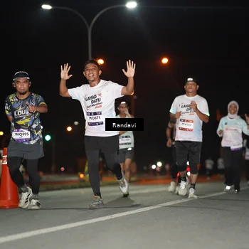 Runner Photo 7767084