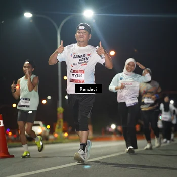 Runner Photo 7767091