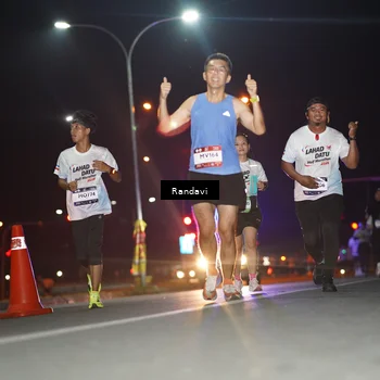 Runner Photo 7767440