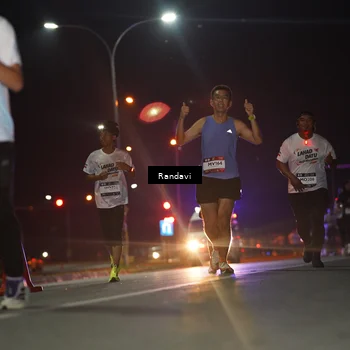 Runner Photo 7767540