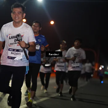 Runner Photo 7767678
