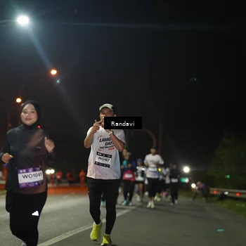 Runner Photo 7767797