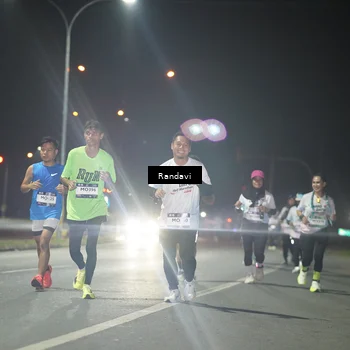 Runner Photo 7767871