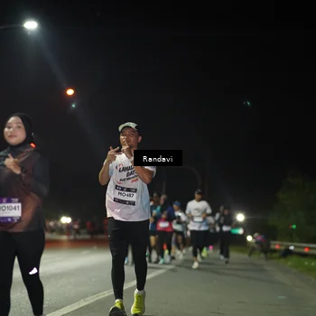 Runner Photo 7767978