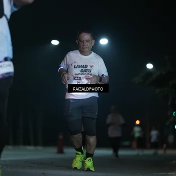 Runner Photo 7768002