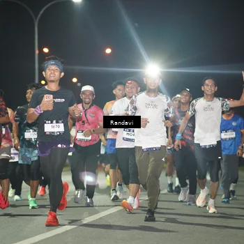 Runner Photo 7768242