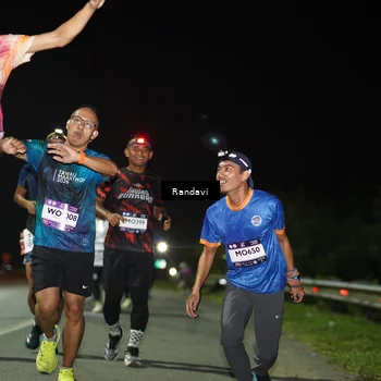 Runner Photo 7768298