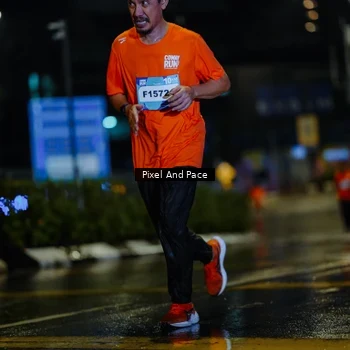 Runner Photo 7768399