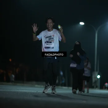 Runner Photo 7770003