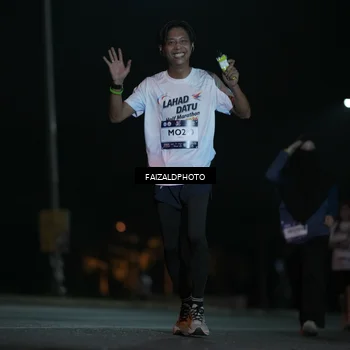 Runner Photo 7770007