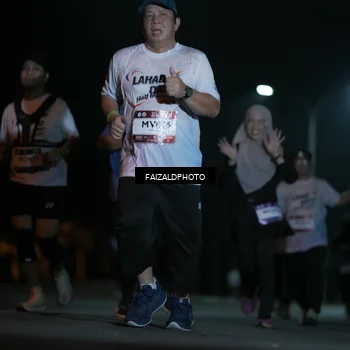 Runner Photo 7770054
