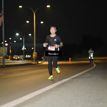 Runner Photo 7770064