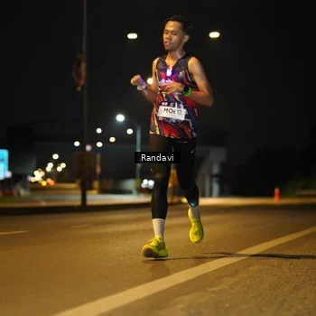 Runner Photo 7770086