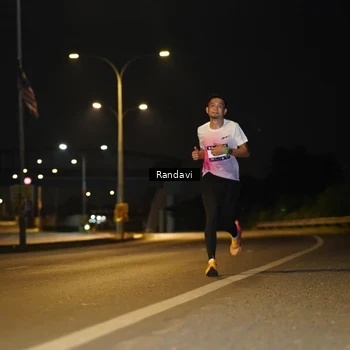 Runner Photo 7770088