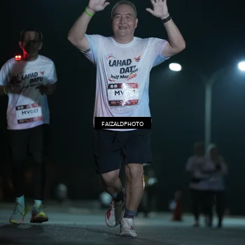 Runner Photo 7770149