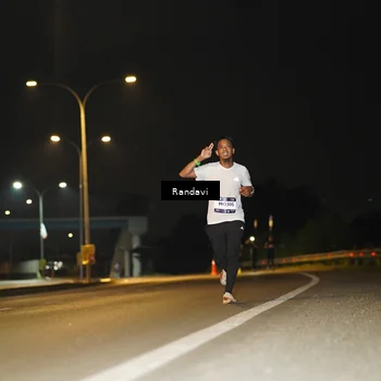 Runner Photo 7770229