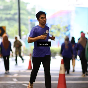 Runner Photo 7770256