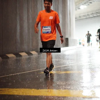 Runner Photo 7770280
