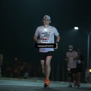 Runner Photo 7770300