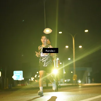 Runner Photo 7770305