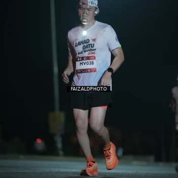 Runner Photo 7770309