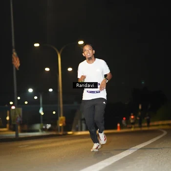 Runner Photo 7770317