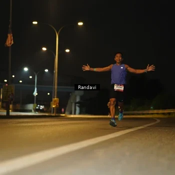 Runner Photo 7770338