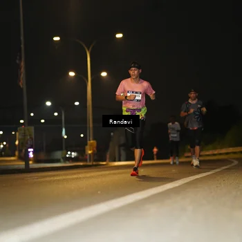 Runner Photo 7770516
