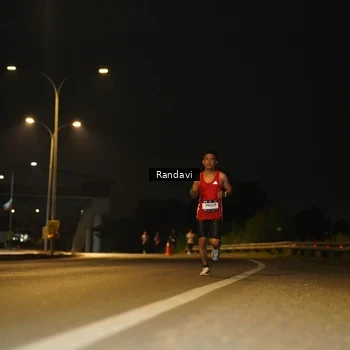 Runner Photo 7770537