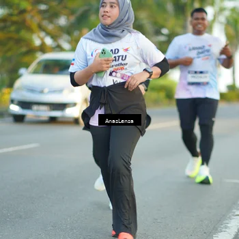 Runner Photo 7770600