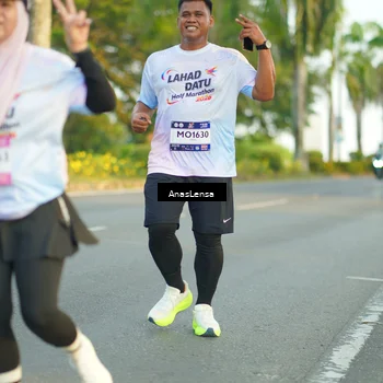 Runner Photo 7770640