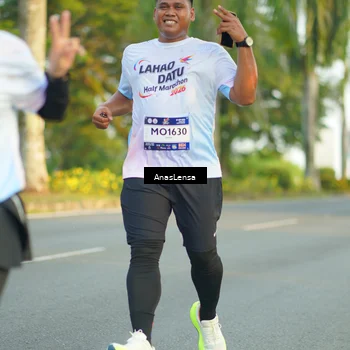 Runner Photo 7770652