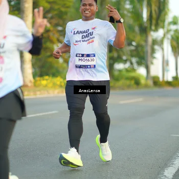 Runner Photo 7770662