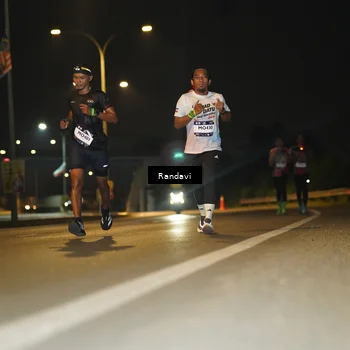 Runner Photo 7770696