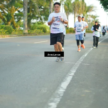 Runner Photo 7770702