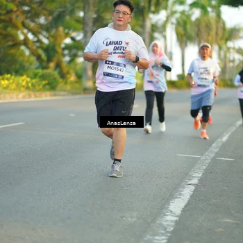 Runner Photo 7770711