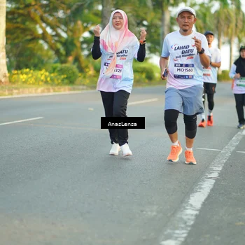 Runner Photo 7770736